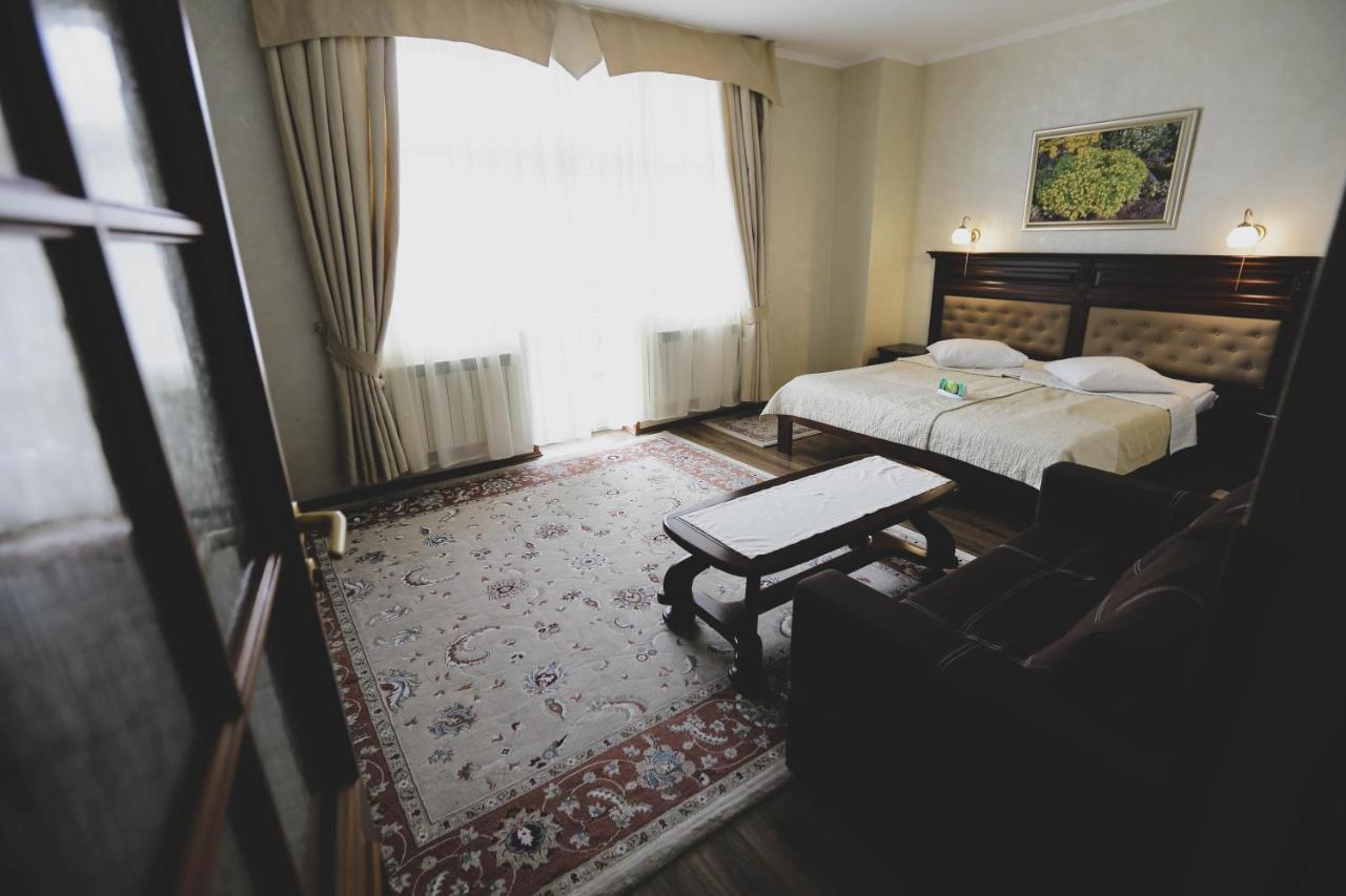 Solnichnaia Dolyna Hotell Poljana Eksteriør bilde